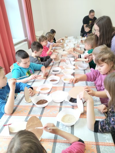 Mali turyści w Majdanie Ostrowskim